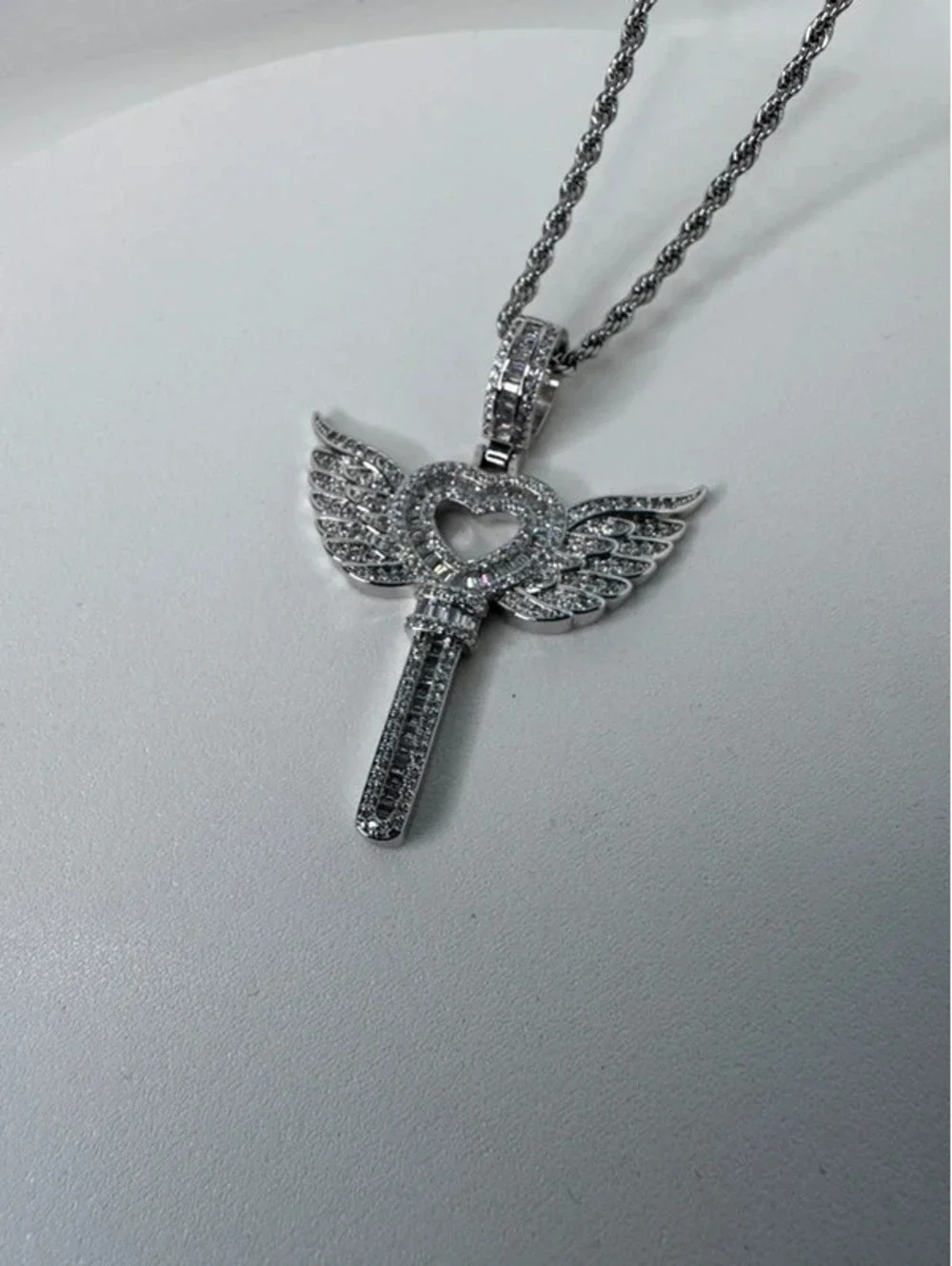 24” fashion chain with heart wings pendant